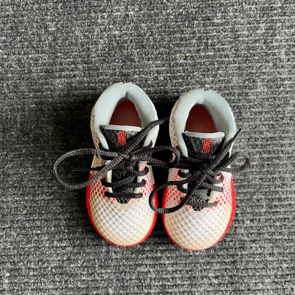 Nike Kyrie 1 Deceptive Red Toddler 6C White Black Basketball Shoes 717231-100